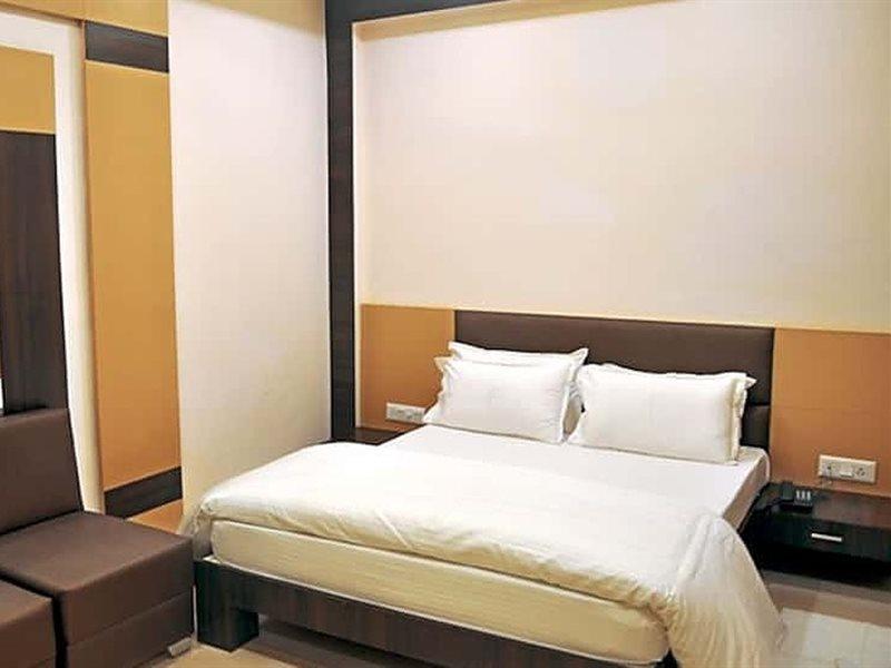 Townhouse 1182 Hotel Tirupati Galaxy كانبور المظهر الخارجي الصورة