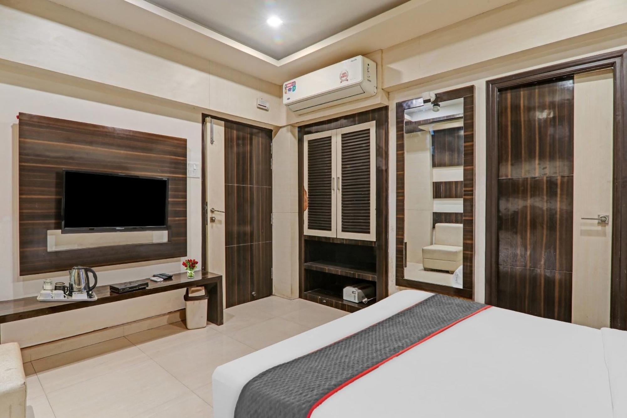 Townhouse 1182 Hotel Tirupati Galaxy كانبور المظهر الخارجي الصورة