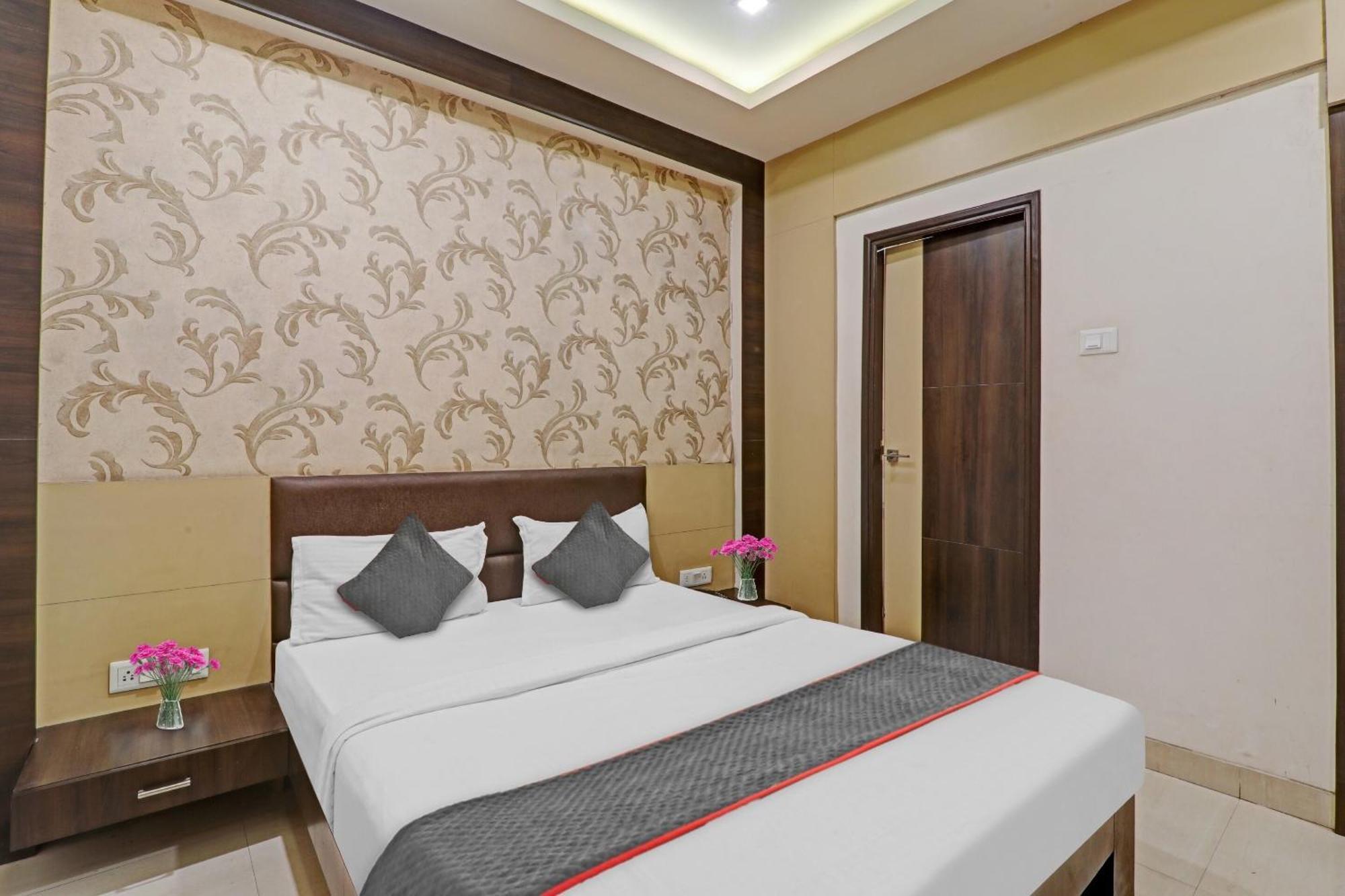 Townhouse 1182 Hotel Tirupati Galaxy كانبور المظهر الخارجي الصورة