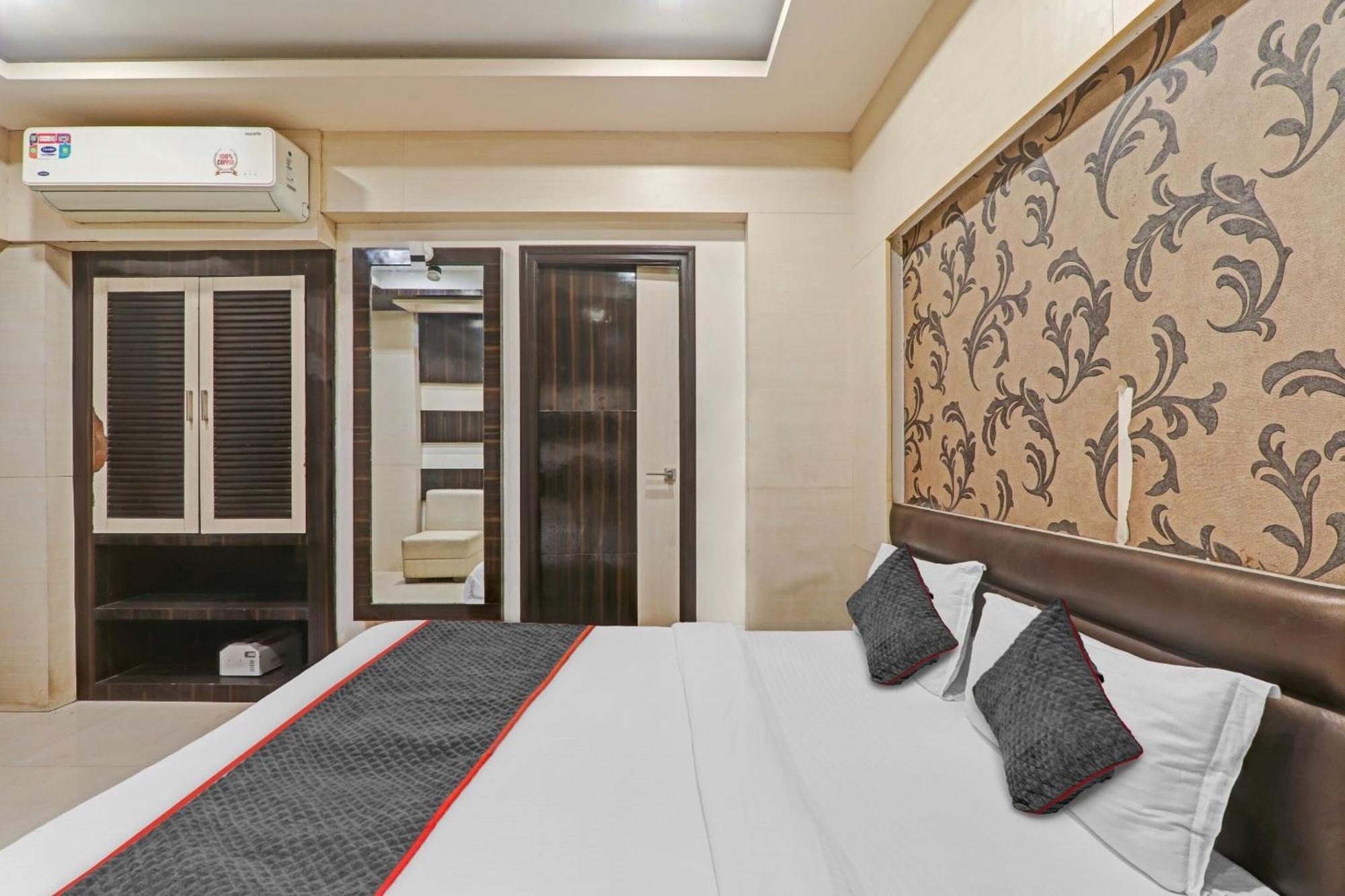 Townhouse 1182 Hotel Tirupati Galaxy كانبور المظهر الخارجي الصورة